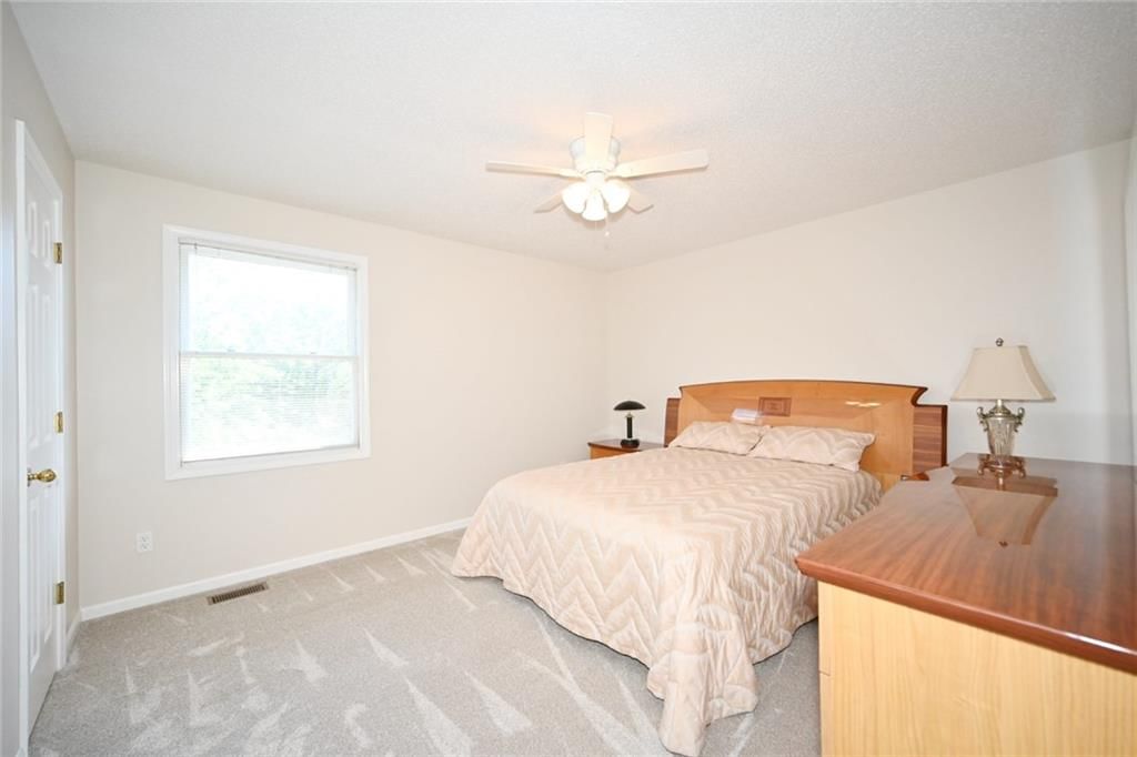 6100 N Cypress Avenue — photo 31