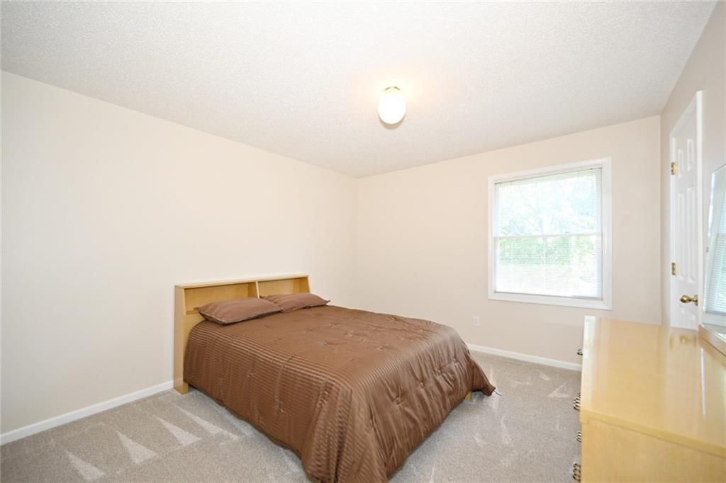 6100 N Cypress Avenue — photo 32