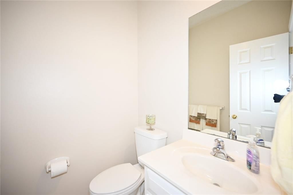 6100 N Cypress Avenue — photo 33
