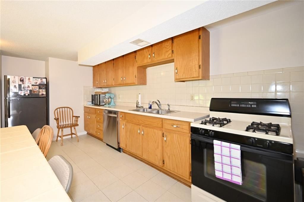 6100 N Cypress Avenue — photo 36