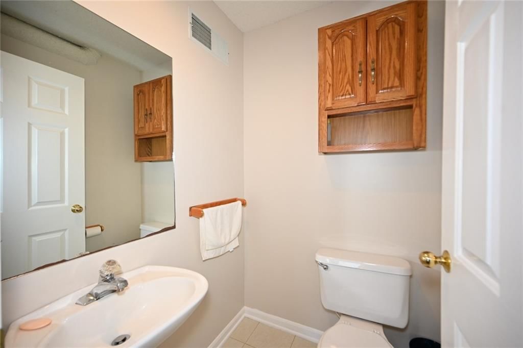 6100 N Cypress Avenue — photo 37