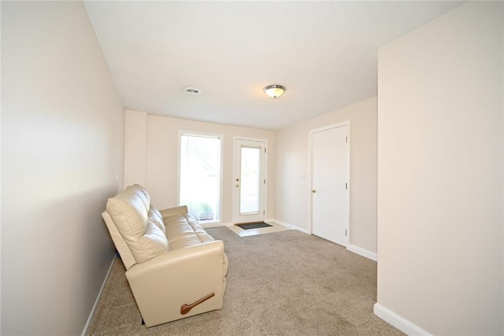 6100 N Cypress Avenue — photo 38