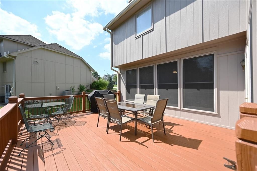 6100 N Cypress Avenue — photo 41