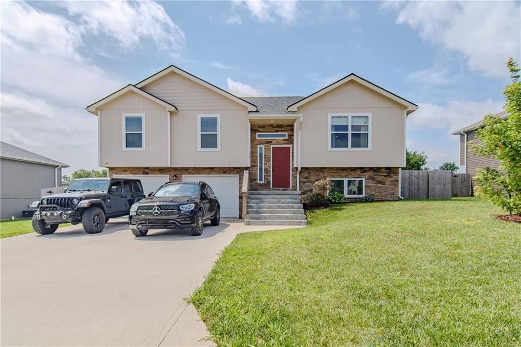 1601 W 6th Street Terrace, Knob Noster, MO