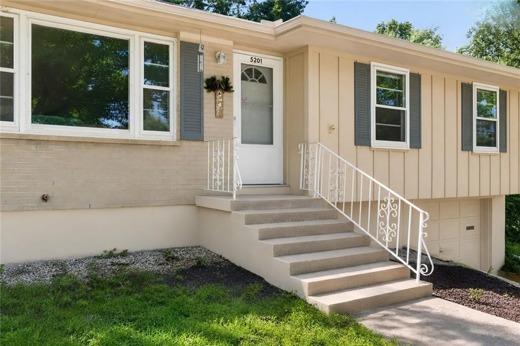 5201 Overton Circle, Kansas City, MO