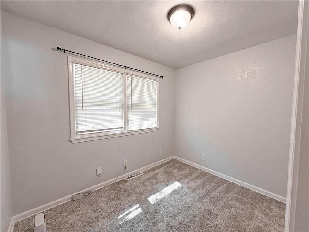 1701 N Kiger Road — photo 10