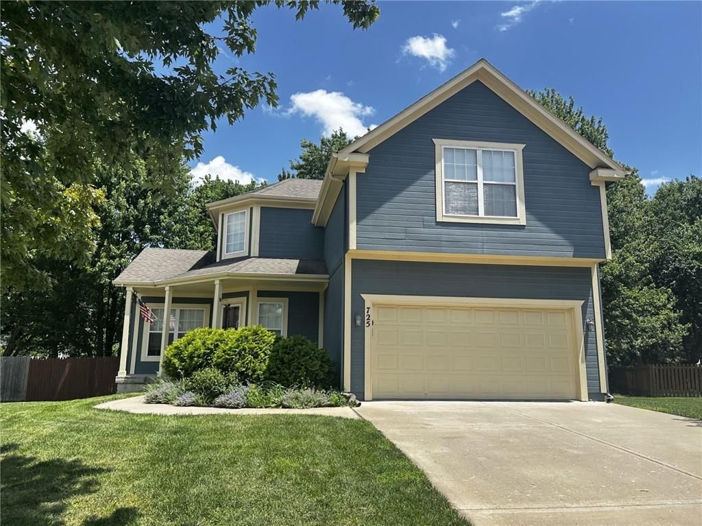 725 N Alder Street — photo 1