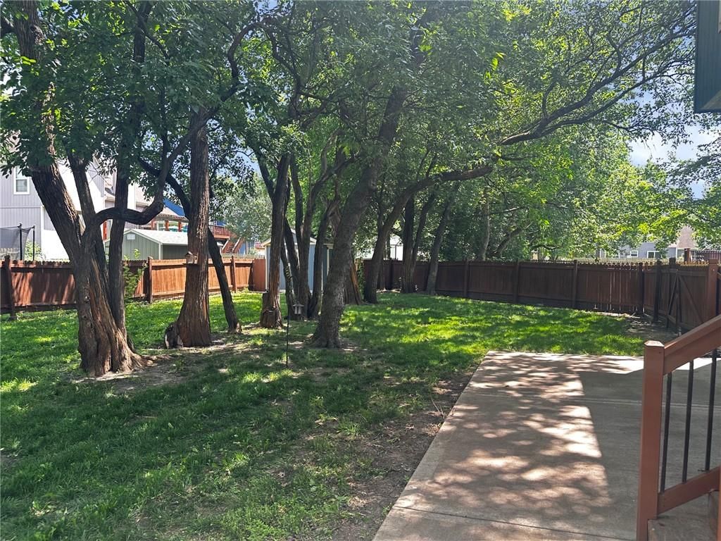 725 N Alder Street — photo 4