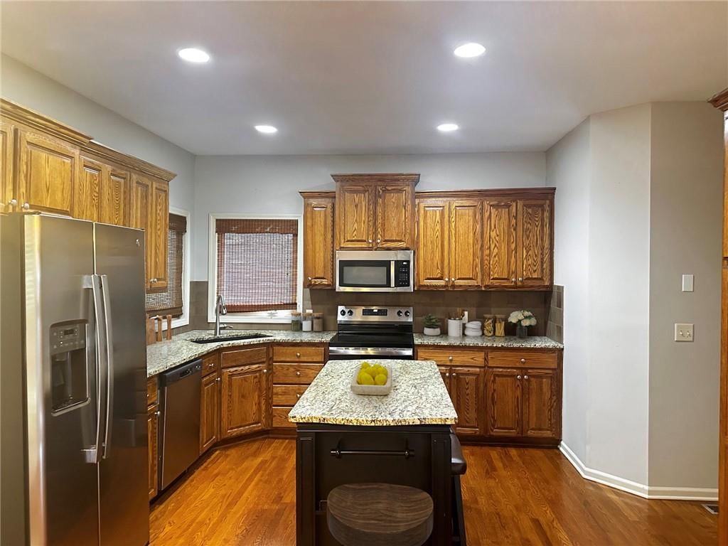 725 N Alder Street — photo 6