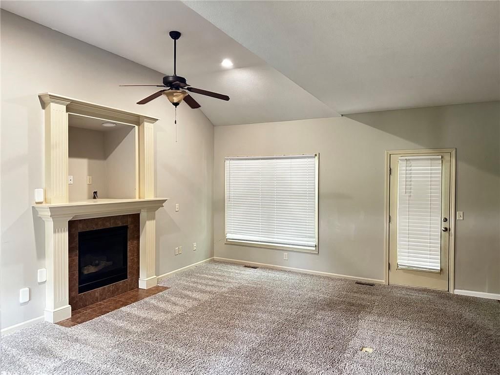 725 N Alder Street — photo 7