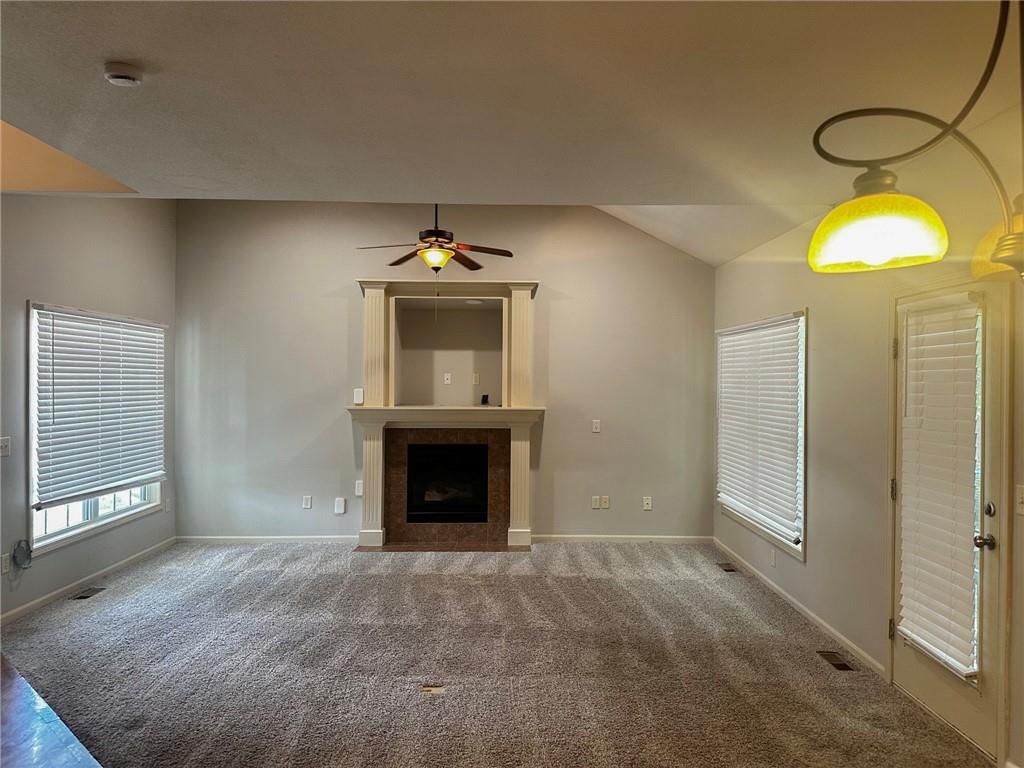 725 N Alder Street — photo 9