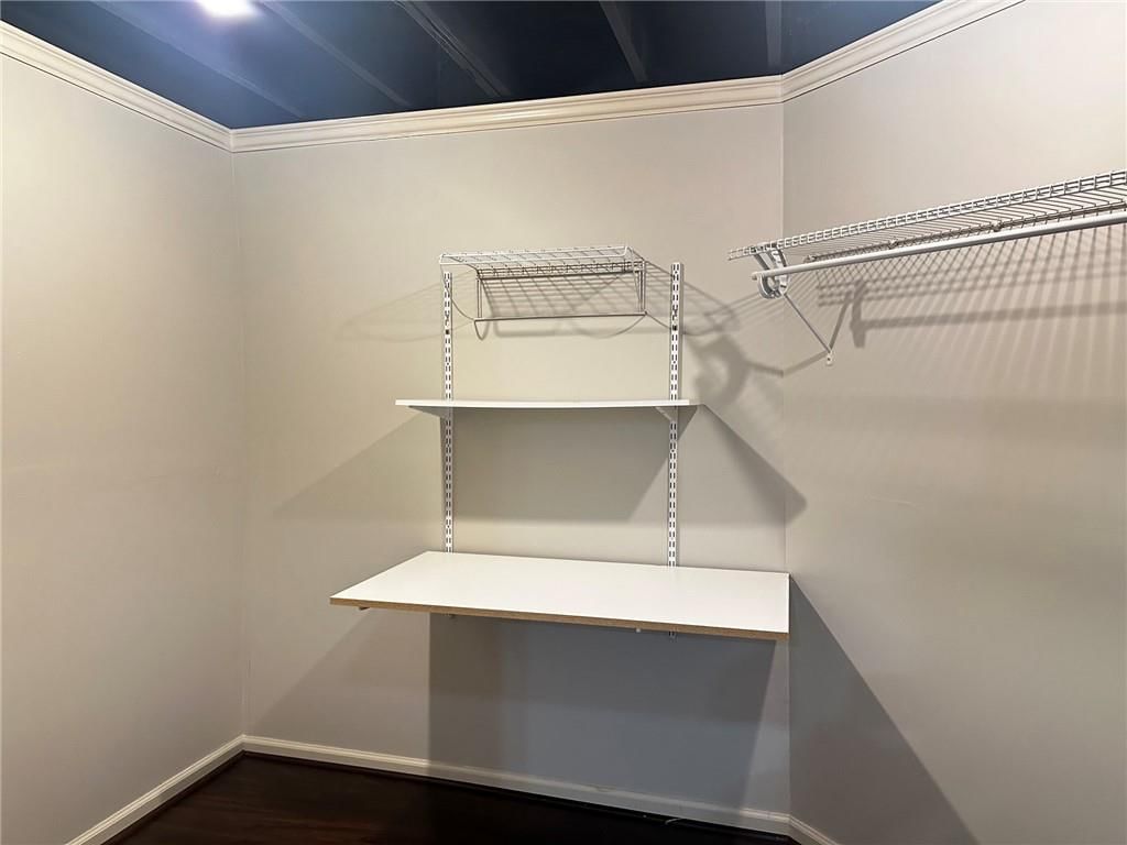 725 N Alder Street — photo 10