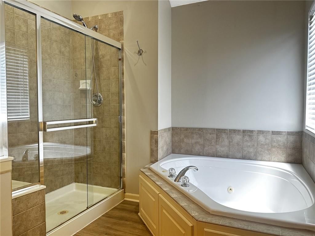 725 N Alder Street — photo 15