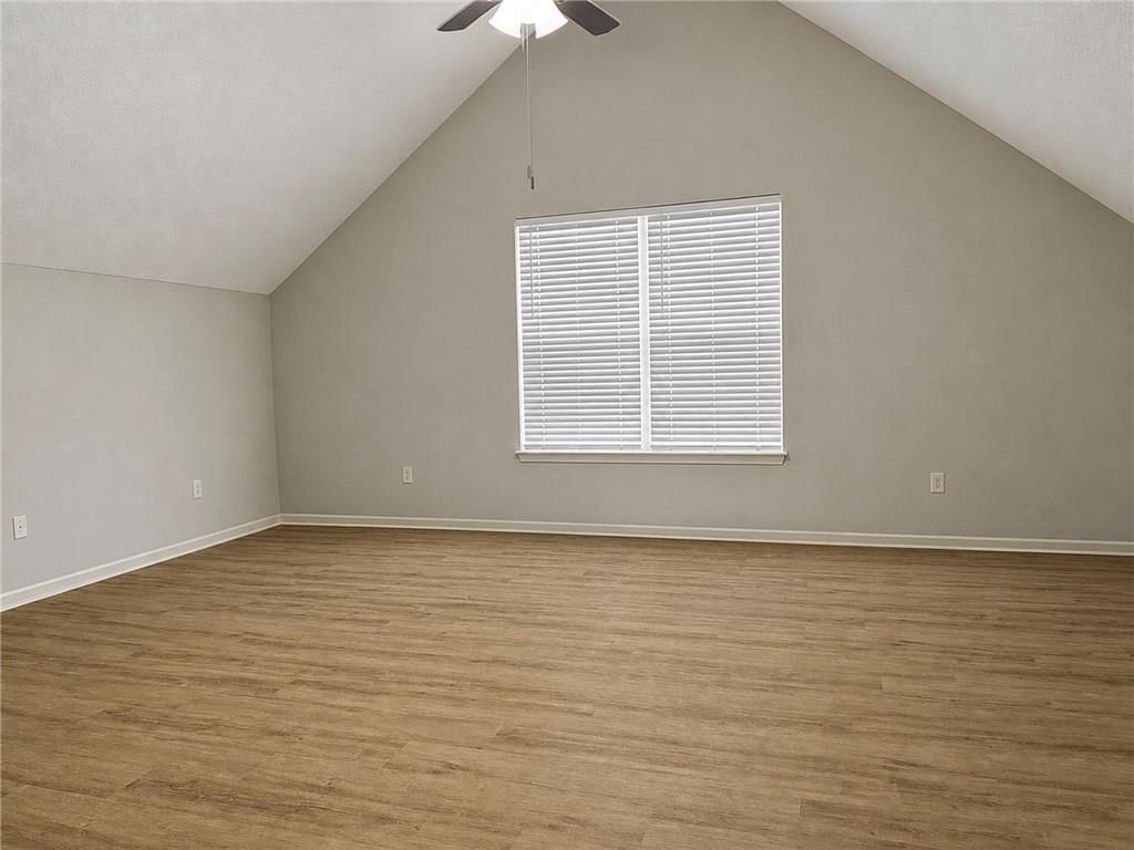 725 N Alder Street — photo 17