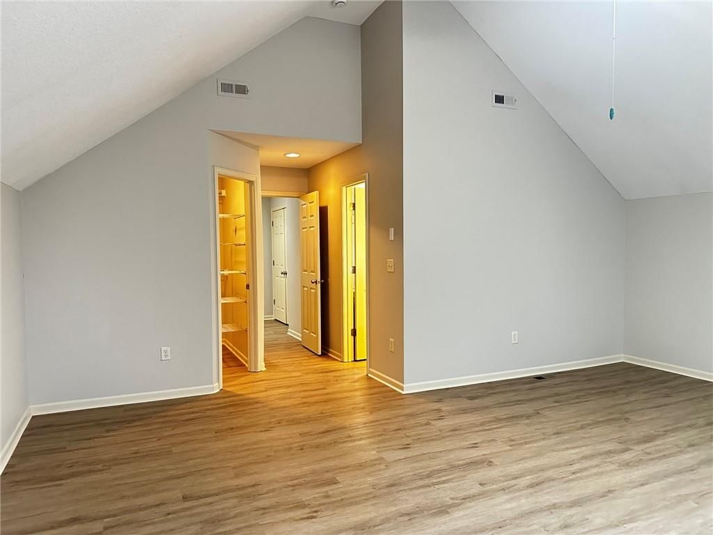 725 N Alder Street — photo 18