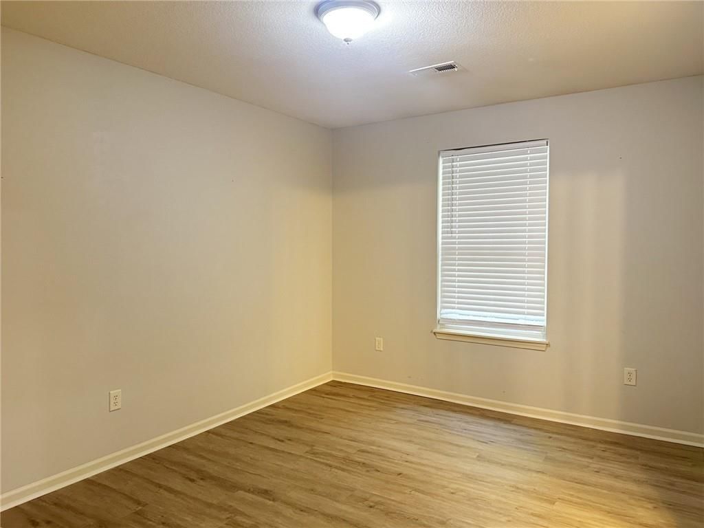 725 N Alder Street — photo 22