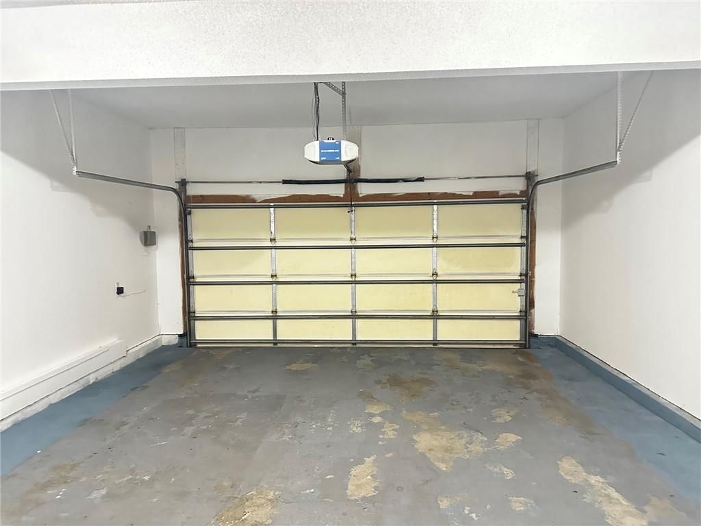 725 N Alder Street — photo 24