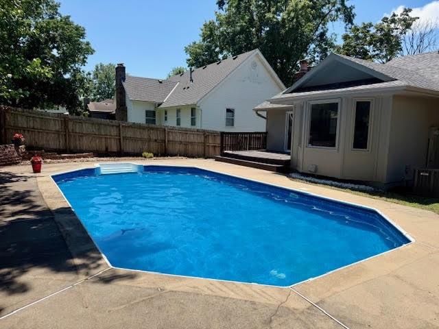 404 Springwood Drive — photo 2