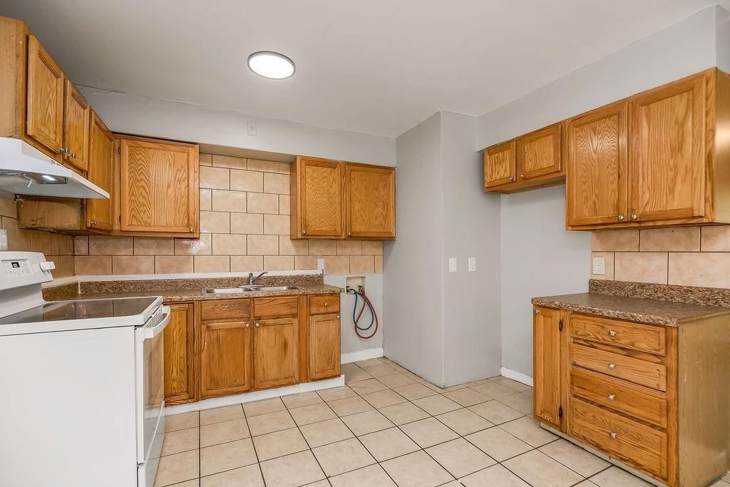 11202 Corrington Street — photo 3