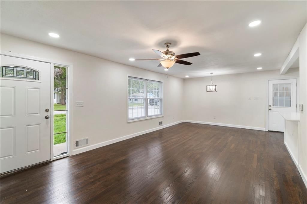 6201 N Topping Avenue — photo 4