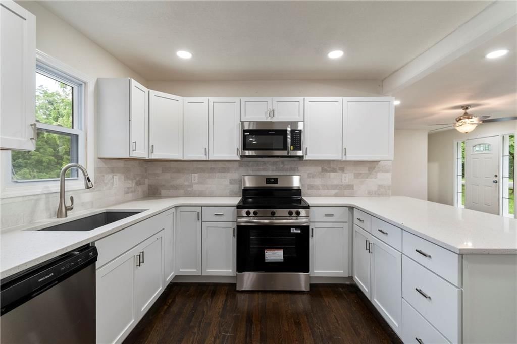 6201 N Topping Avenue — photo 10