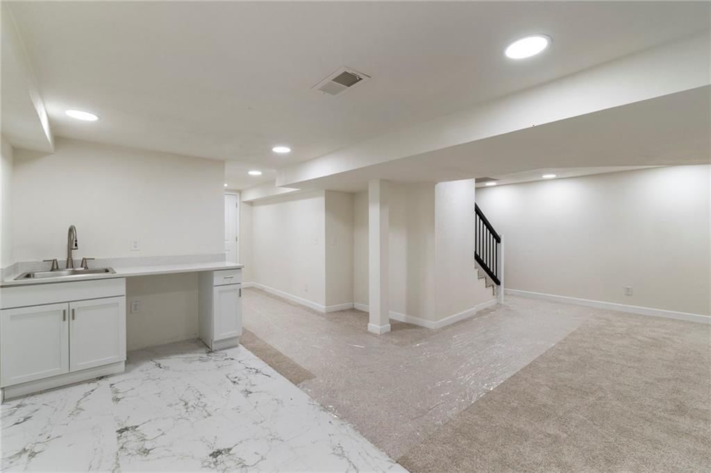 6201 N Topping Avenue — photo 23