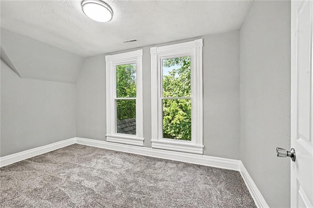 5307 Halsey Street — photo 21