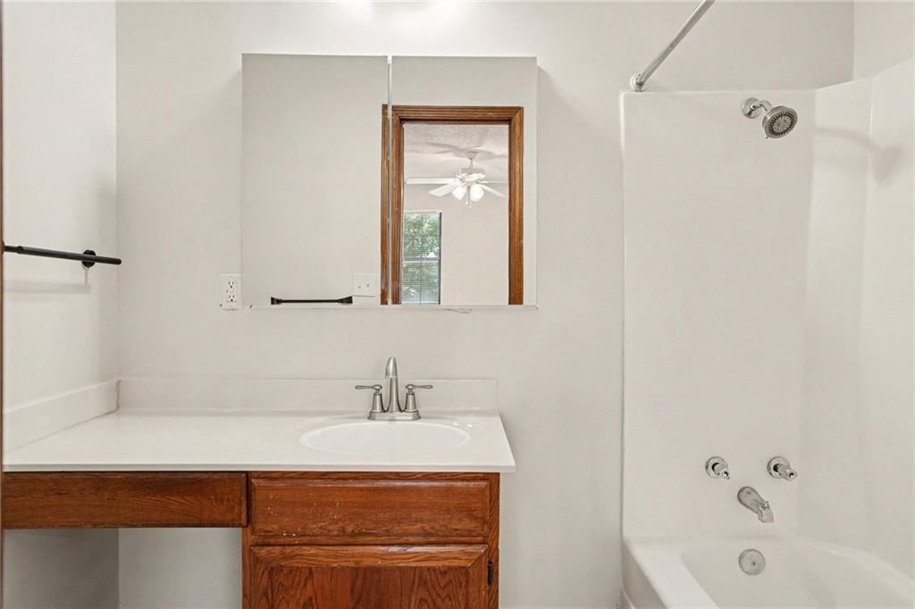 7028 N Fisk Court — photo 9