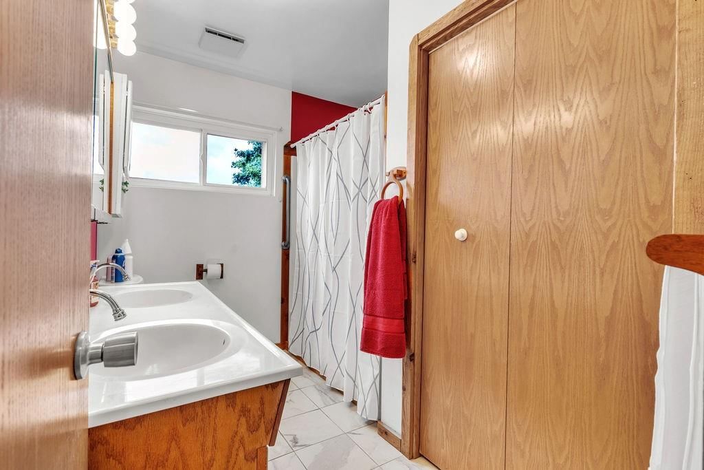5702 S 18th Street — photo 16