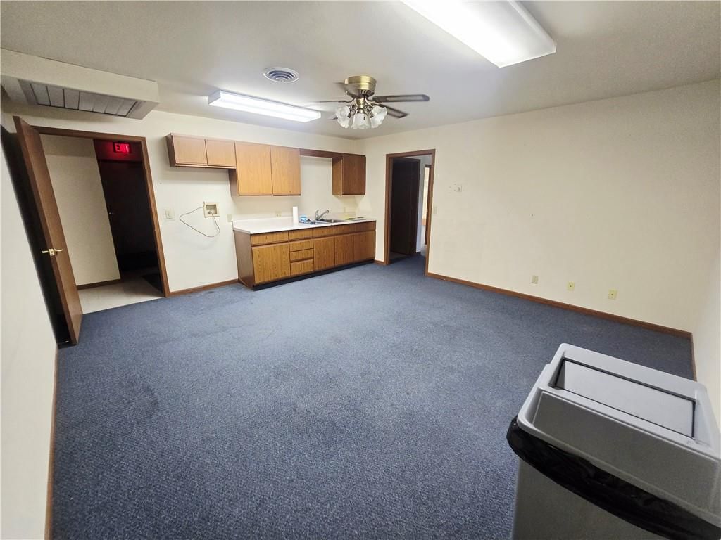 118 W Davis Street — photo 11