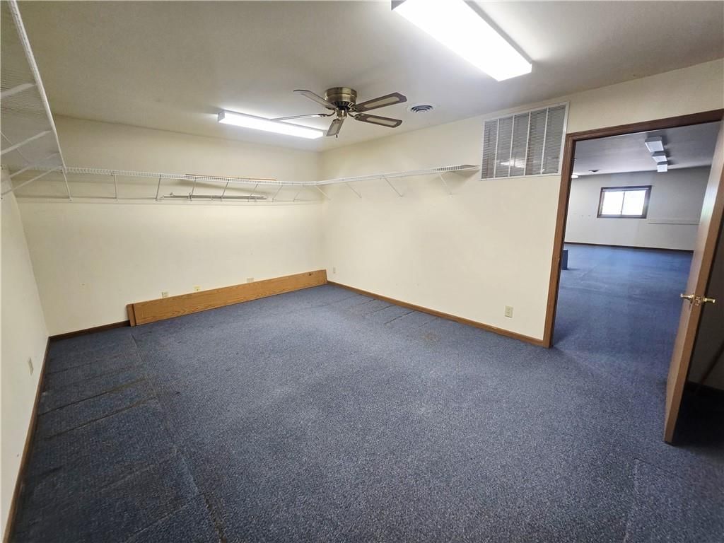118 W Davis Street — photo 14