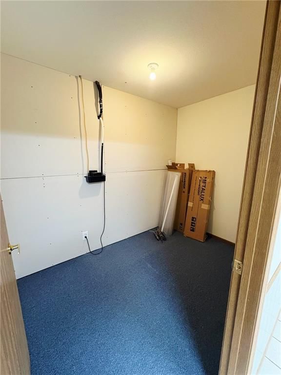118 W Davis Street — photo 24