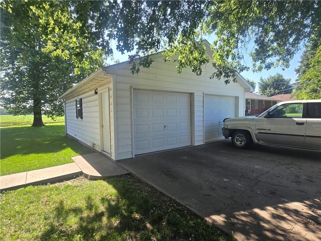 310 N County Road — photo 5
