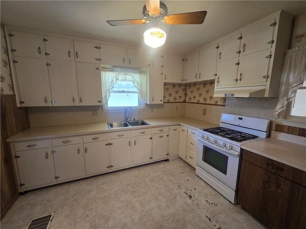 310 N County Road — photo 14