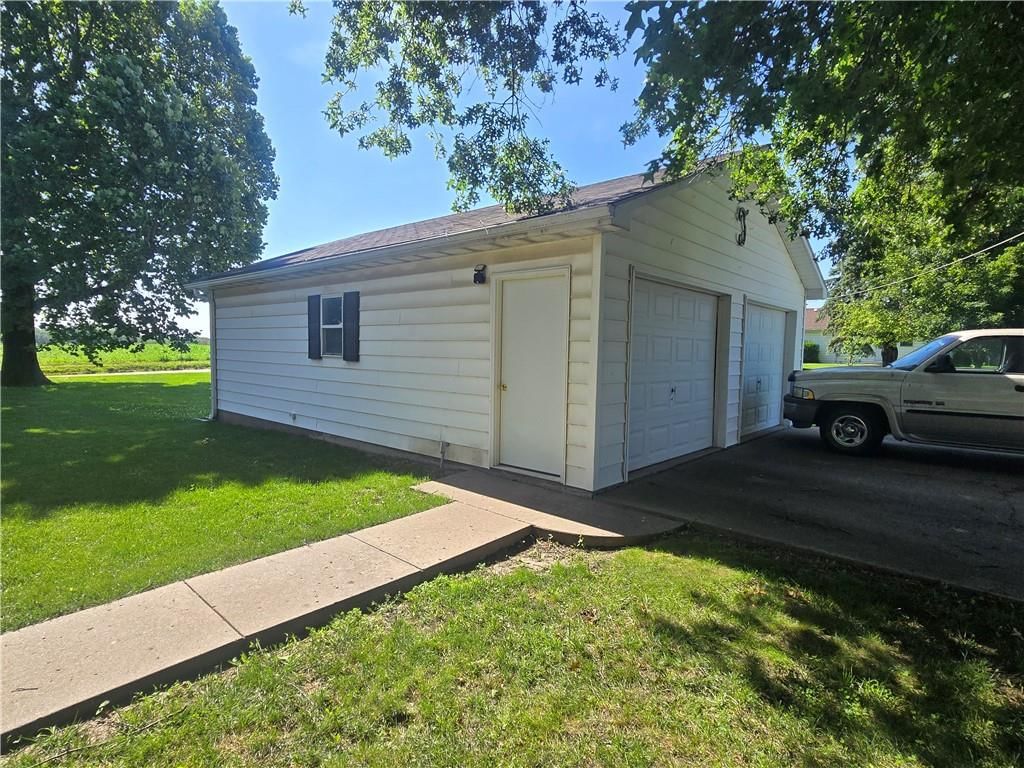 310 N County Road — photo 32