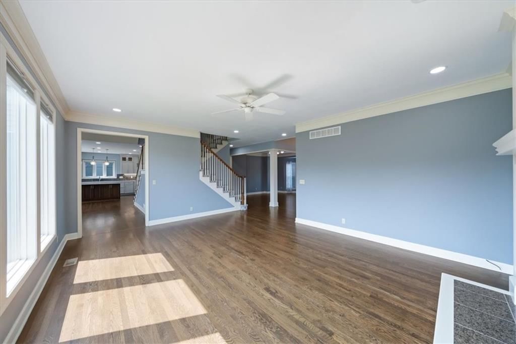 725 SW Winterwalk Lane — photo 10