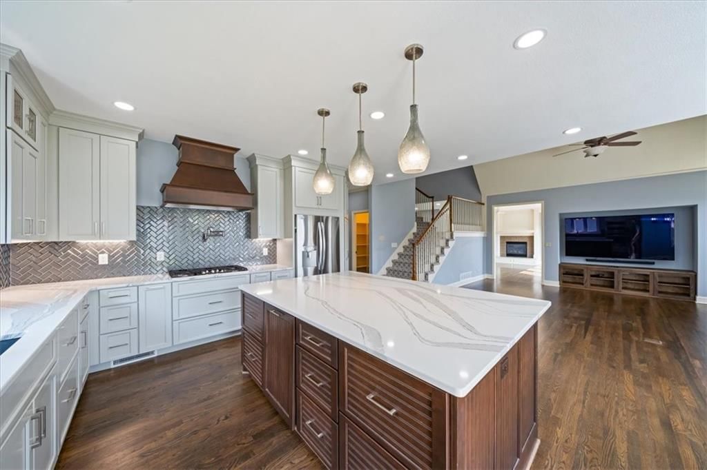 725 SW Winterwalk Lane — photo 17