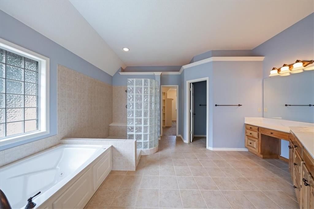 725 SW Winterwalk Lane — photo 24