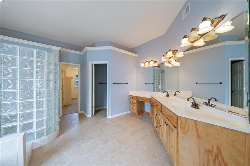 725 SW Winterwalk Lane — photo 25