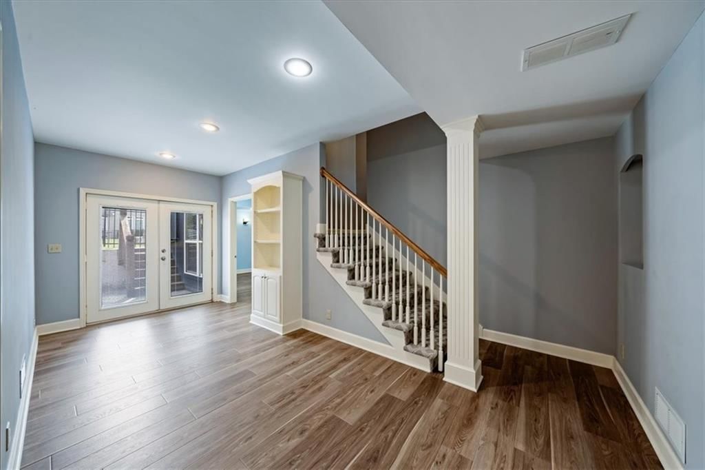 725 SW Winterwalk Lane — photo 38