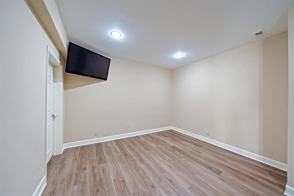 725 SW Winterwalk Lane — photo 39