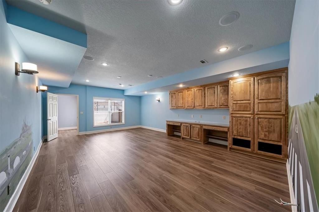 725 SW Winterwalk Lane — photo 43