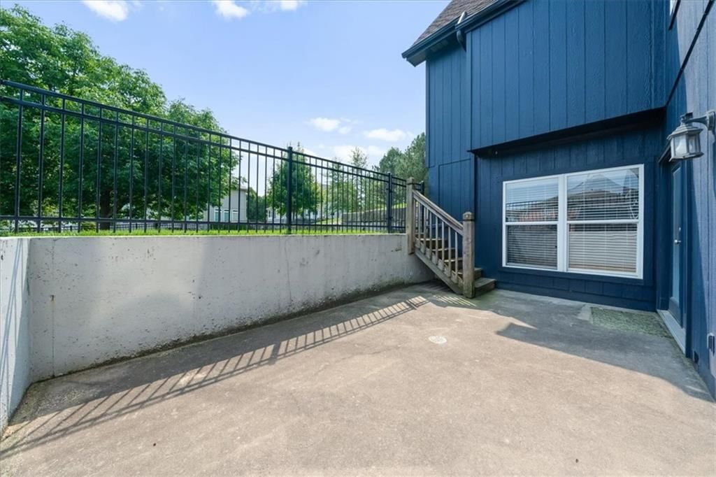 725 SW Winterwalk Lane — photo 45