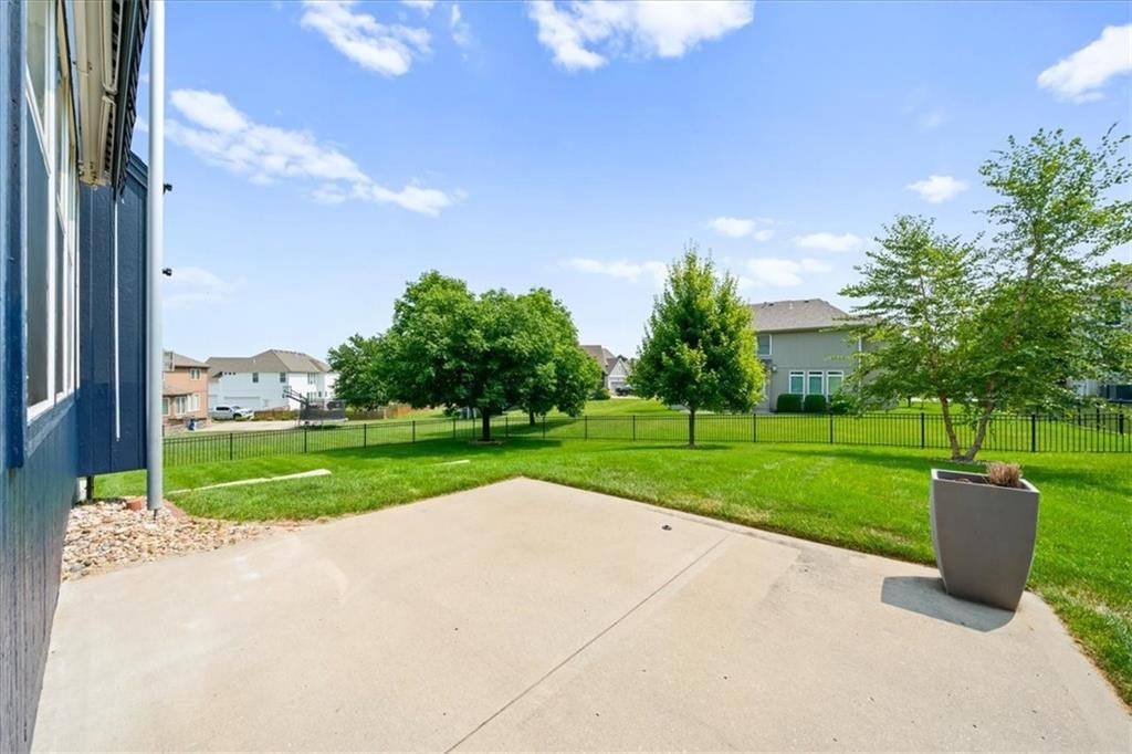 725 SW Winterwalk Lane — photo 46