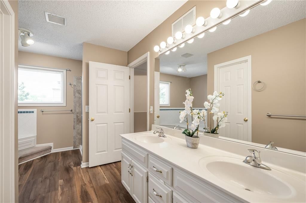 4508 NE Kingston Drive — photo 23