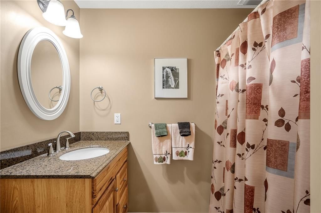4508 NE Kingston Drive — photo 37