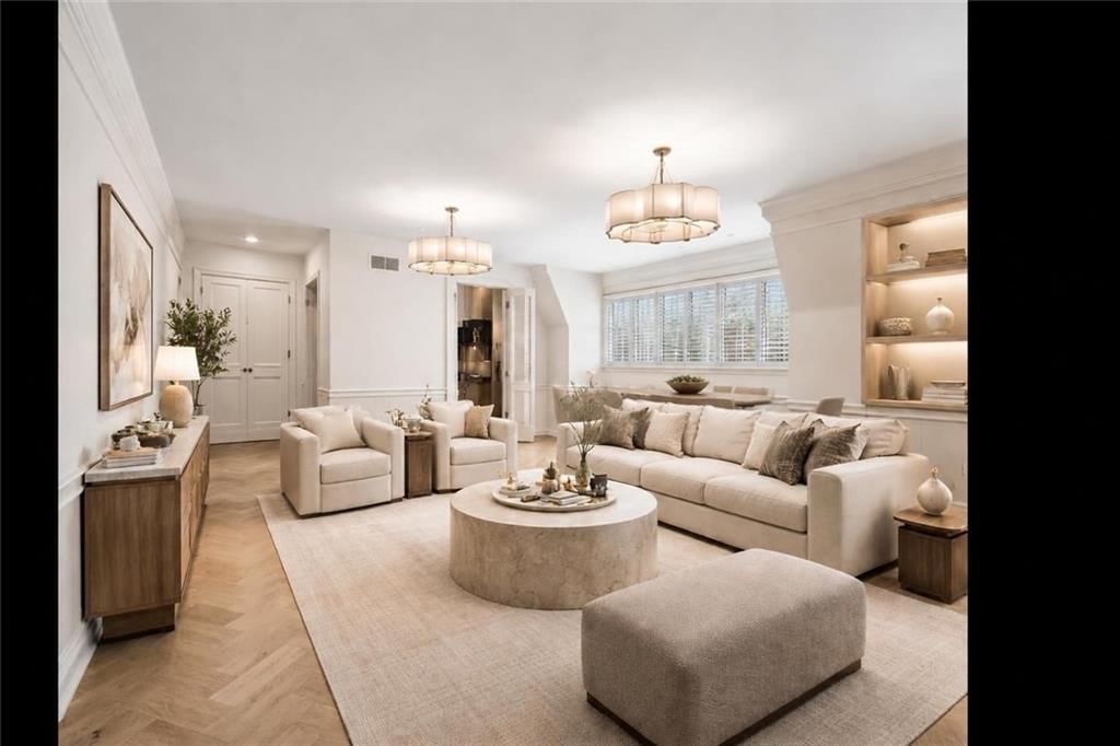 8361 SOMERSET Drive — photo 2