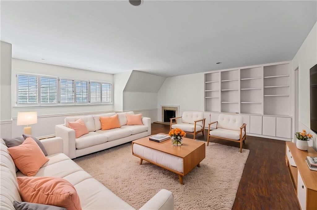8361 SOMERSET Drive — photo 6