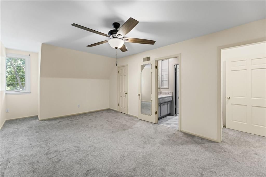 8361 SOMERSET Drive — photo 11