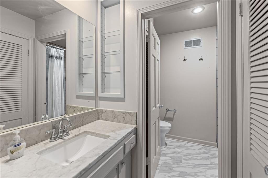 8361 SOMERSET Drive — photo 15